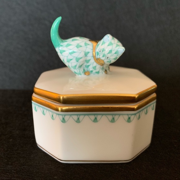 Herend Octagon Box with Kitten Finial - Picture 1 of 12